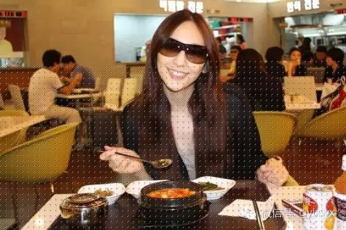 明星旅行糗事一籮筐 總有一個(gè)萌到你！