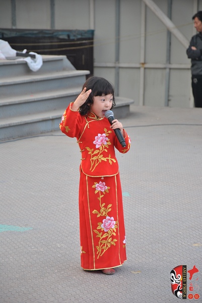 小梅花獎(jiǎng)金獎(jiǎng)獲得者、河南電視臺(tái)《梨園春》明星擂主張楚怡表演《戲曲串燒》