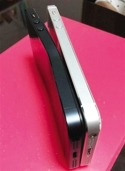 蘋(píng)果IPhone5現(xiàn)彎曲門(mén) 官網(wǎng)稱坐彎不保修