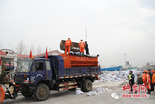 冰雪襲中原,他們堅守在高速公路上