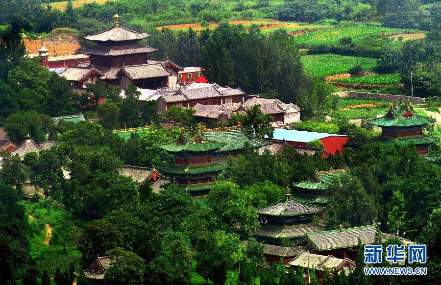 　從少林寺對面的山峰上俯瞰少林寺常住院的全貌(2012年8月4日攝)。