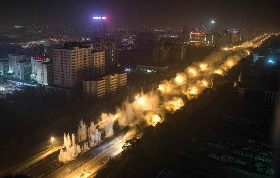 沌陽(yáng)高架爆破瞬間。