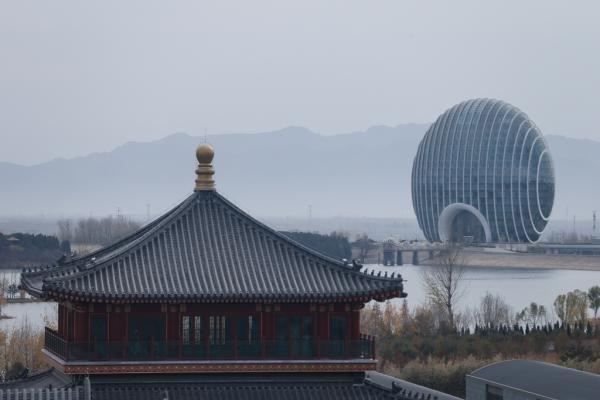 　因APEC會議籌備，雁棲湖景區(qū)于10月25日關(guān)閉至11月14日重新開放。 劉行喆 澎湃資料