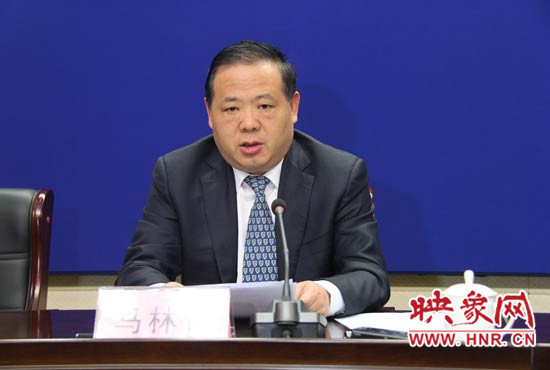安陽(yáng)市委副書(shū)記、市長(zhǎng)馬林青介紹了第五屆安陽(yáng)航空運(yùn)動(dòng)文化旅游節(jié)的總體情況