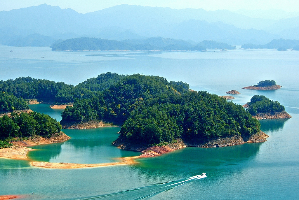 這個(gè)初夏有點(diǎn)甜 走進(jìn)如詩(shī)如畫千島湖