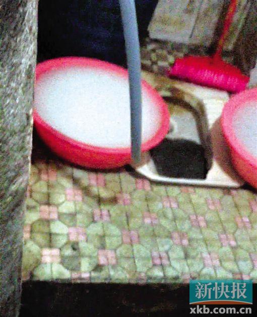 記者暗訪(fǎng)外賣(mài)餐館:公廁也能注冊(cè) 3天拿
