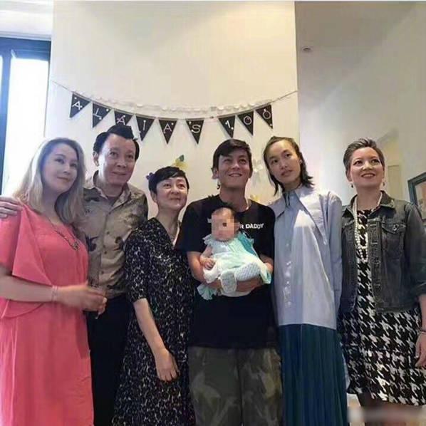 陳冠希女兒首曝光 陳冠希女友是誰？秦舒培個人資料照片家庭背景