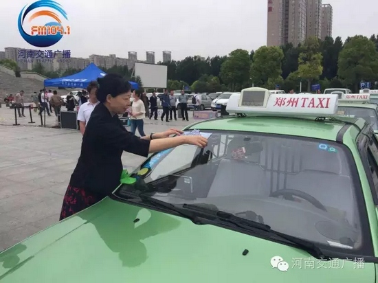 省文明辦專職副主任張曼如，對愛心助考活動的舉辦給予高度評價。