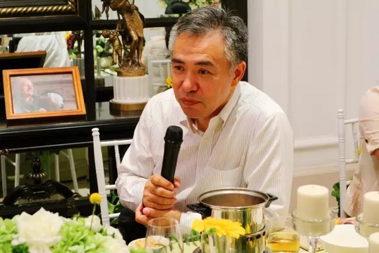 就藝術(shù)品投資收藏、人工智能、基因檢測等話題，劉東曉博士一一做了分析講解。