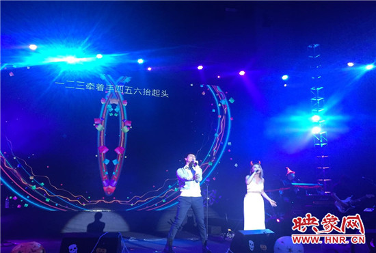 丁當(dāng)現(xiàn)場(chǎng)分享了她的代表曲目，《猜不透》全場(chǎng)大合唱，歌手嚴(yán)爵充分展現(xiàn)創(chuàng)作型歌手的特點(diǎn)。