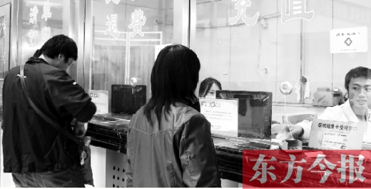據(jù)統(tǒng)計(jì)，在鄭州市第一人民醫(yī)院，已有200余人次持健康卡就醫(yī)