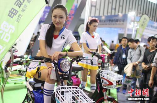 模特?fù)屟劢K國際自行車電動(dòng)車交易會