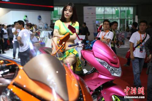 模特?fù)屟劢K國際自行車電動(dòng)車交易會
