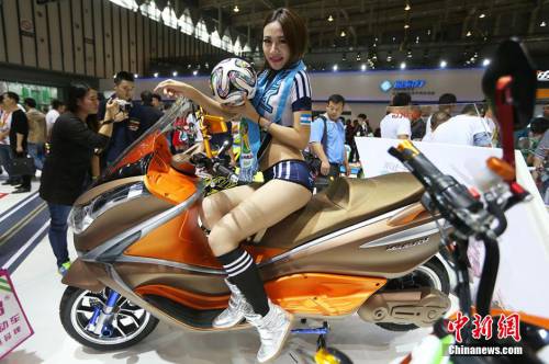 模特?fù)屟劢K國際自行車電動(dòng)車交易會