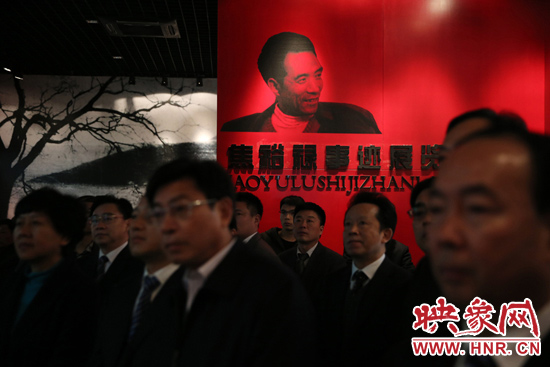 在焦裕祿紀念館，參觀的人絡繹不絕，一批批來自全國各地的黨員干部前來學習焦裕祿事跡