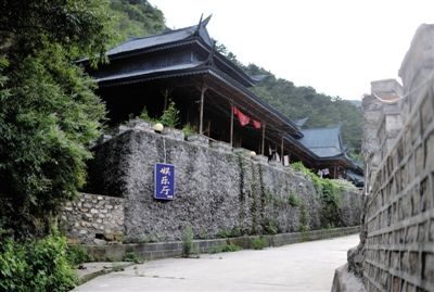 一處仿古“娛樂廳”位于山莊深處。