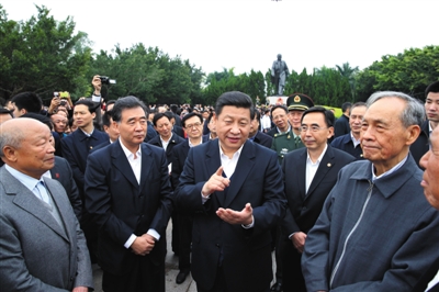 2012年12月11日，習近平任總書記后，首次出京考察選擇廣東，在深圳蓮花山向鄧小平像敬獻花籃，強調(diào)
