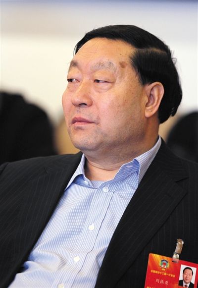 政協(xié)委員、國家電網(wǎng)公司董事長劉振亞說，原來其工資超過100萬，現(xiàn)在他是公司里降薪最多的。圖/CFP