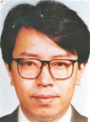 姚耿 現(xiàn)年53歲，外逃前任云南省五礦化工進(jìn)出口（集團(tuán)）公司上海浦東分公司經(jīng)理