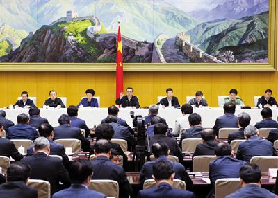 5月12日，國務(wù)院召開推進簡政放權(quán)放管結(jié)合職能轉(zhuǎn)變工作電視電話會議，李克強總理發(fā)表講話。新華社記者
