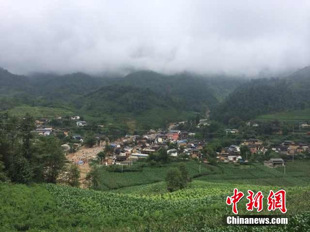 7月28日,云南省保山市隆陽區(qū)瓦房鄉(xiāng)喜坪村上坪小組發(fā)生山洪災害,造成3戶人家9人被沖走。