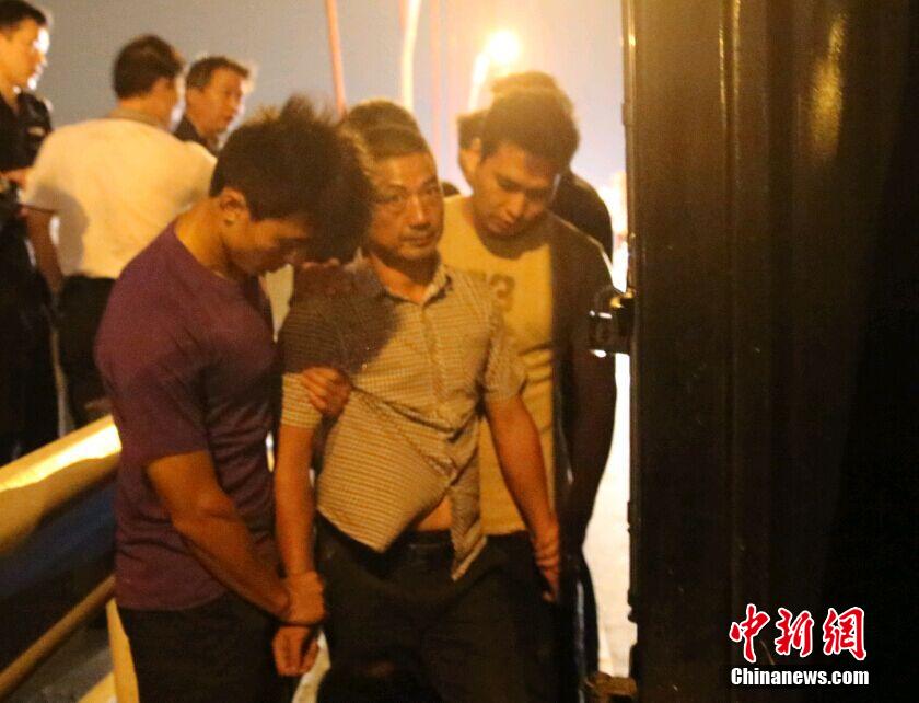 圖為劫持者被擒獲。