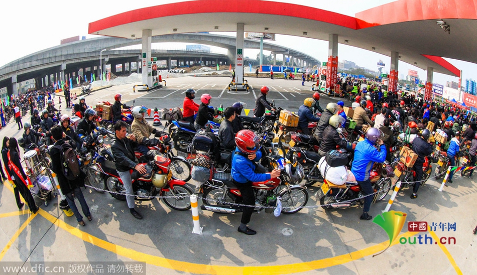 今年廣東、廣西兩省共193座中石化油站將為返鄉(xiāng)車主提供“6+X”免費(fèi)服務(wù)，并將為1萬名“返鄉(xiāng)摩騎”免