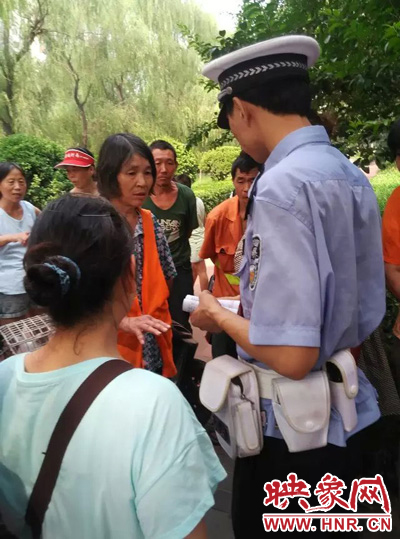 令人憤怒的是，這名老太太竟然報(bào)警說(shuō)“她被環(huán)衛(wèi)工打了”