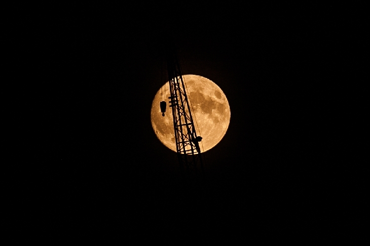 68年來最大！今晚夜空上演超級月亮
