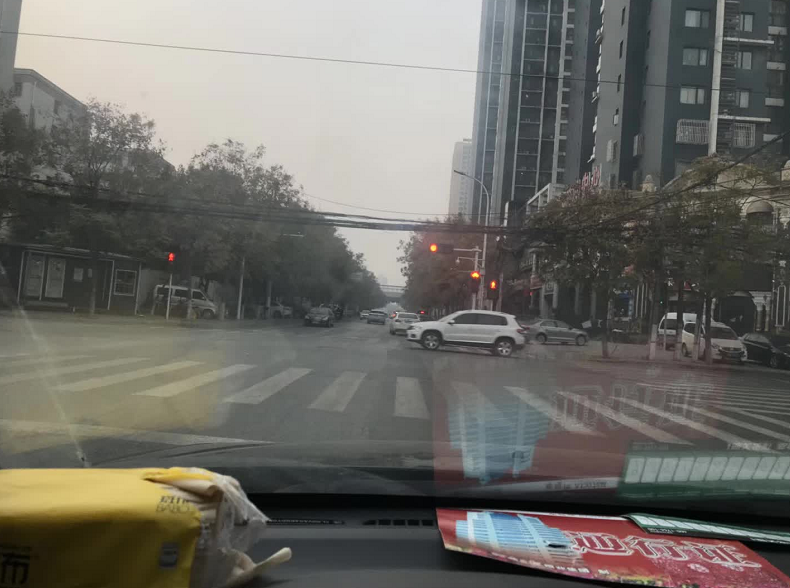 限行第一天！鄭州的早高峰是這個樣子的