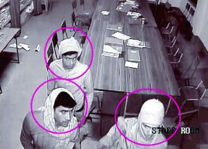 印度警方15日說，當(dāng)局已確認(rèn)涉嫌輪奸七旬修女的部分嫌疑人身份，正懸賞10萬盧比（約1500美元）通緝