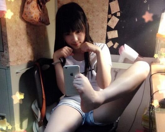 妹子們每周花至少五小時(shí)自拍，到底是為啥？