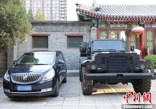 輕型聯(lián)合越野戰(zhàn)力與別克GL8商務(wù)MPV車對比。張龍云攝