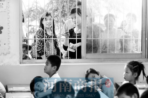 家長(zhǎng)們都想讓孩子上個(gè)好學(xué)校、好班級(jí)，但也應(yīng)根據(jù)實(shí)際情況，選擇最合適的
