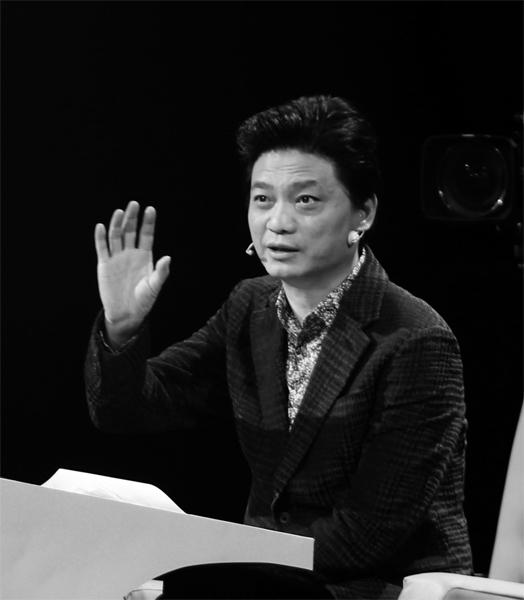 “希望女兒最好永遠(yuǎn)不要交男朋友，最好把父親當(dāng)男朋友?！贝抻涝φf。