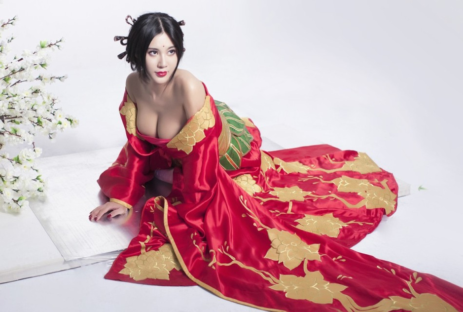 乳神穿越成貂蟬性感撩人 ?；ㄉ矸菔苜|(zhì)疑